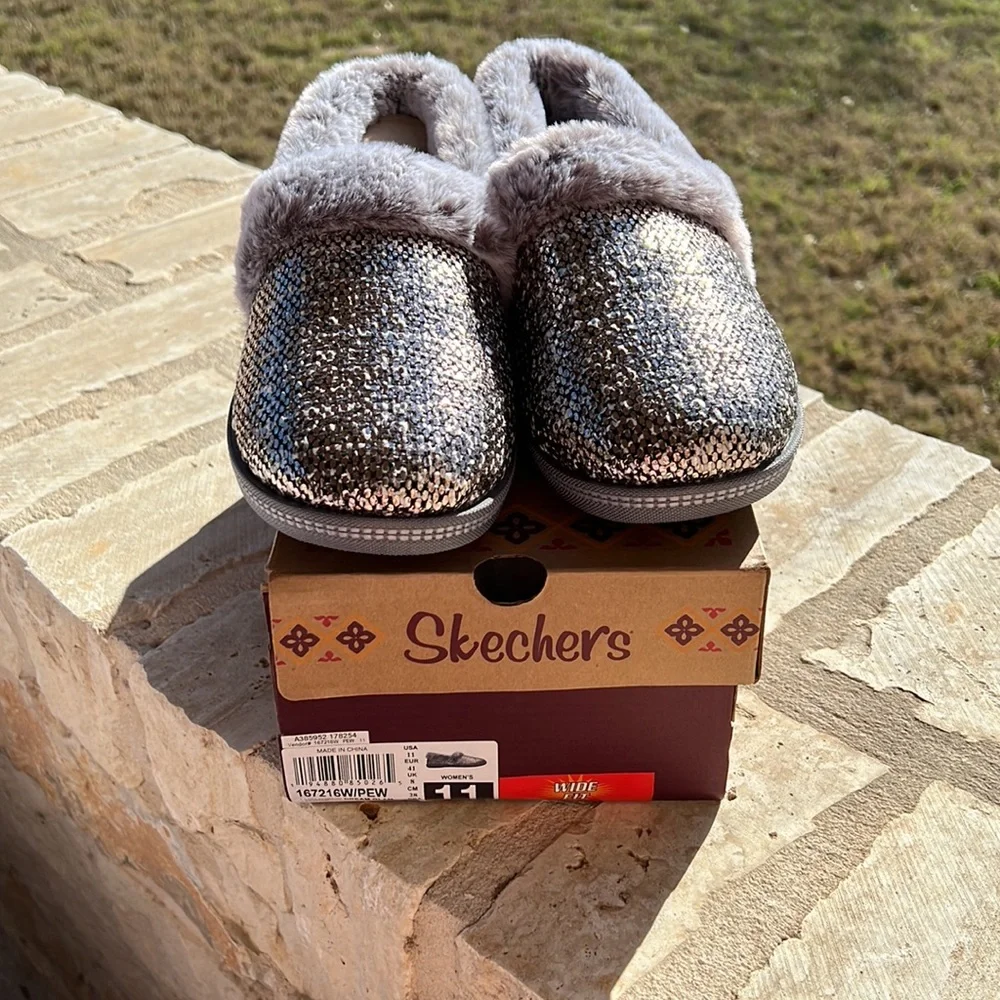 NEW Skechers Women’s Cozy Campfire Dream Glam Pewter Slippers, Size 11 W… - Picture 9 of 13